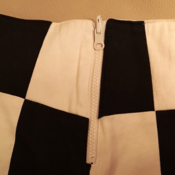 Womens Checkered Skirt - Picture 2 of 2